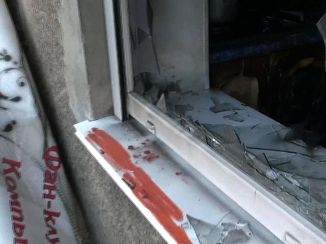 На Донеччині невідомі підпалили офіс місцевої газети (Фото. Відео)