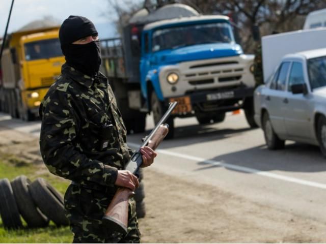 "Самооборона" Крыма напала на девушку из-за украинского языка