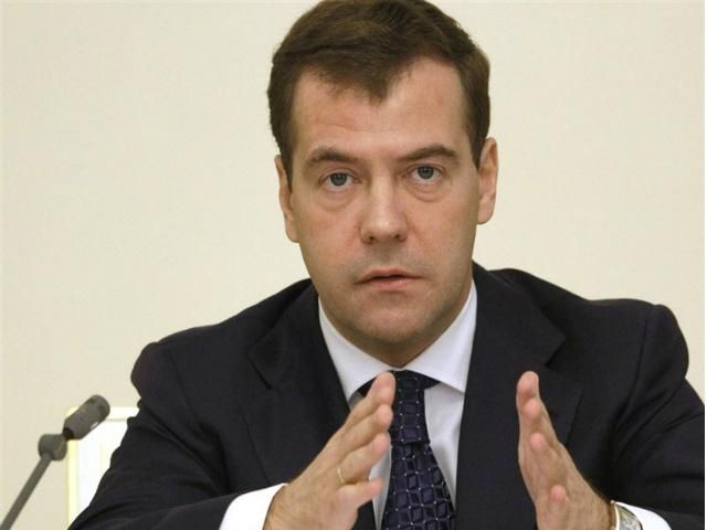 Медведев поручил обустроить в Крыму "новую границу" с Украиной