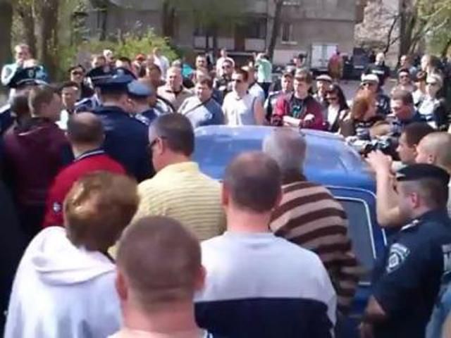 Під час мітингів на Луганщині постраждали двоє міліціонерів, — МВС