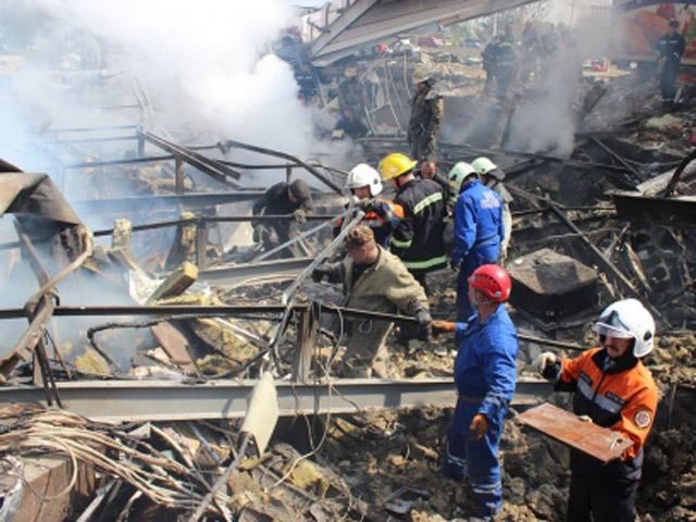 На АЗС загинули 4 людини, - уточнили рятувальники (Фото. Відео) На АЗС загинули 4 людини, - уточнили рятувальники (Фото. Відео)