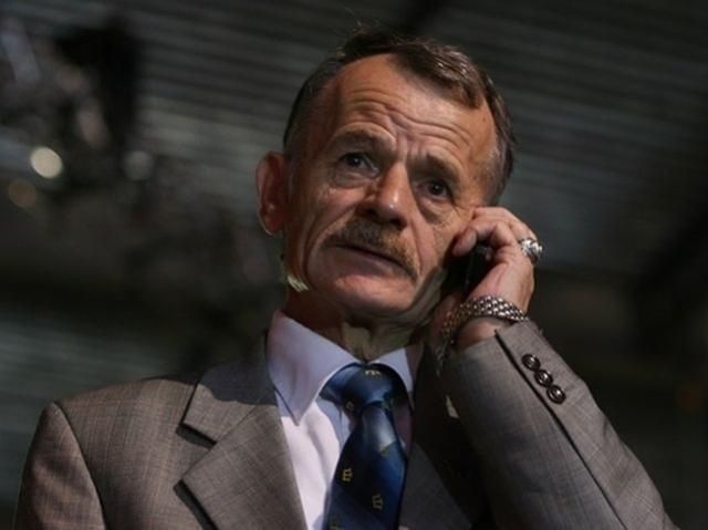 За крымскими татарами ФСБ следит даже в мечетях, - Джемилев За крымскими татарами ФСБ следит даже в мечетях, - Джемилев