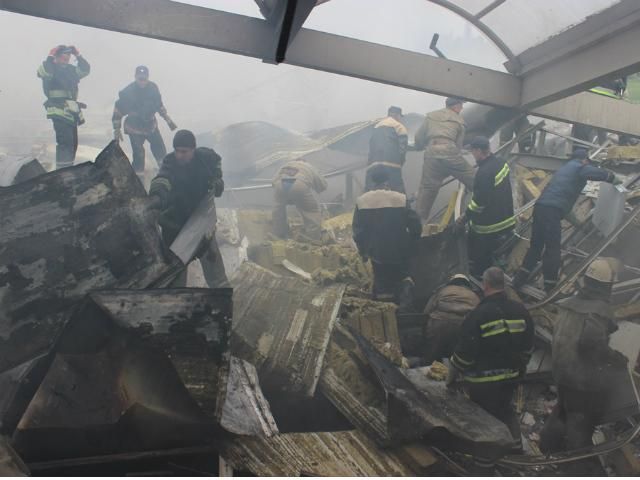 Аварійно-рятувальні роботи на АЗС у Переяславі завершені Аварійно-рятувальні роботи на АЗС у Переяславі завершені