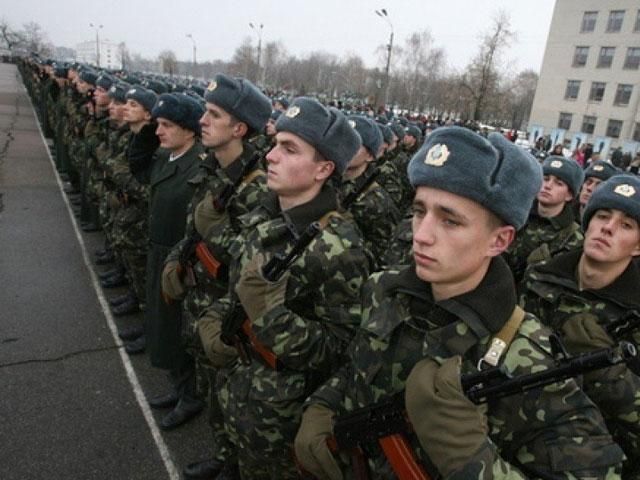 Кабмін виділив армії 910,5 тис грн на консерви і паливо Кабмін виділив армії 910,5 тис грн на консерви і паливо