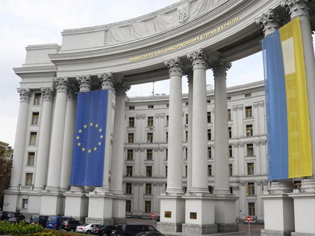 Україна знову закликала Росію відвести війська від кордонів Україна знову закликала Росію відвести війська від кордонів