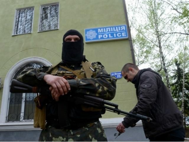 В Артемівську тимчасово закрили школи і дитсадки В Артемівську тимчасово закрили школи і дитсадки