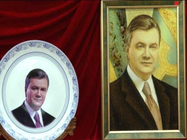 В Национальном музее экспонируют предметы Януковича и Пшонки (Видео)