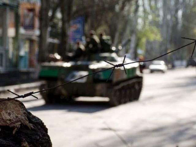 У Слов'янську сепаратисти захопили 8 іноземців — представників військової місії У Слов'янську сепаратисти захопили 8 іноземців — представників військової місії