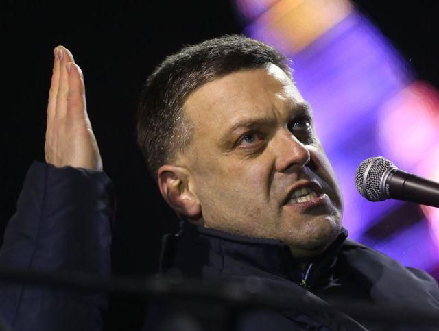 Партії регіонів потрібна федерація, щоб далі грабувати, а Москві — щоб відкусувати, — Тягнибок Партії регіонів потрібна федерація, щоб далі грабувати, а Москві — щоб відкусувати, — Тягнибок