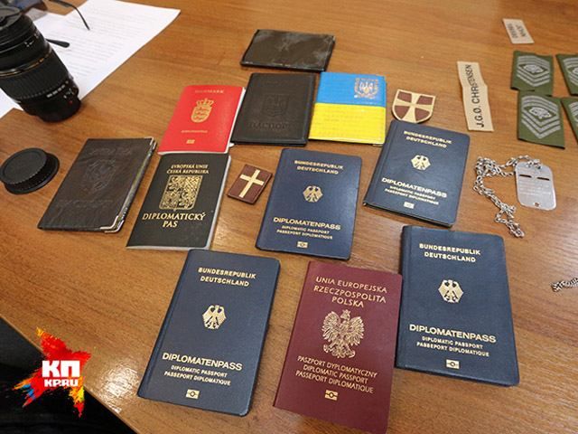 Сепаратисти показали документи заручників від ОБСЄ, говоритимуть лише з Росією (Фото)