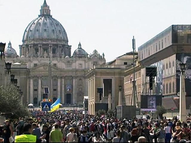 Пап Римских Иоанна Павла II и Иоанна XXIII провозгласили святыми Пап Римских Иоанна Павла II и Иоанна XXIII провозгласили святыми