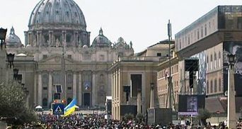 Пап Римских Иоанна Павла II и Иоанна XXIII провозгласили святыми