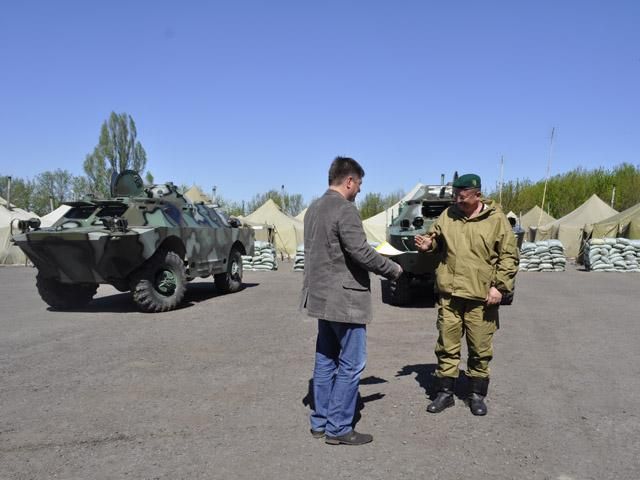 На Донеччині благодійник подарував прикордонникам військову техніку (Фото)