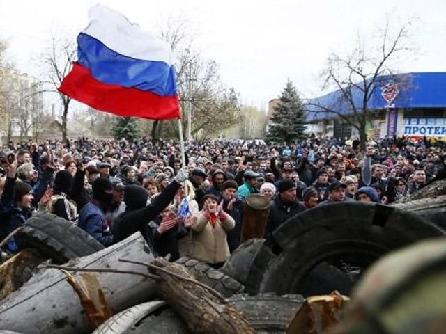 В Донецке - двухтысячный митинг за "федерализацию"
