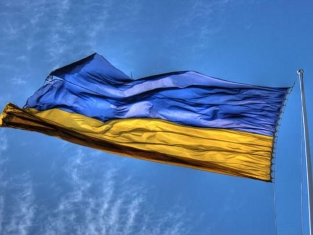 В Харькове сепаратисты осквернили флаг Украины В Харькове сепаратисты осквернили флаг Украины