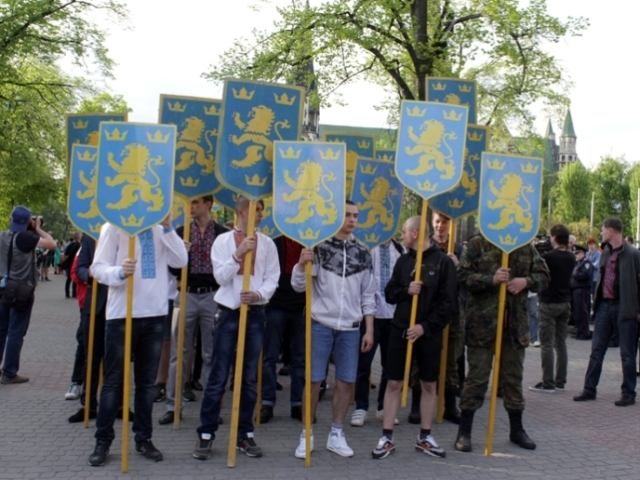 Парад вишиванок у Львові (Фото. Відео) Парад вишиванок у Львові (Фото. Відео)