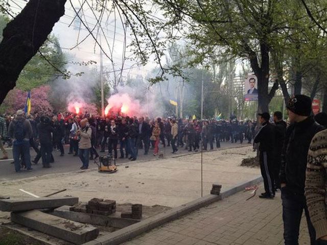 Під час сутичок у Донецьку постраждало щонайменше 14 людей Під час сутичок у Донецьку постраждало щонайменше 14 людей