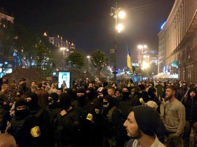 На Майдані відбулася бійка і палили шини (Фото. Відео)