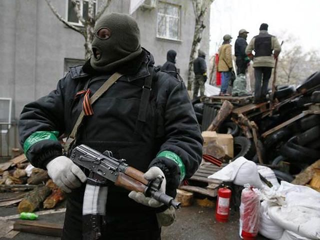 Ще одне захоплення: сепаратисти ввірвалися у міськраду Амвросіївки Ще одне захоплення: сепаратисти ввірвалися у міськраду Амвросіївки