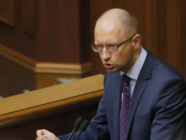 Яценюк погрожує чистками в уряді за бездіяльність Яценюк погрожує чистками в уряді за бездіяльність