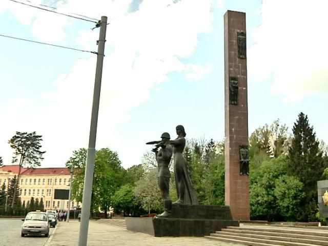 Во Львове, чтобы избежать провокаций, первомайские демонстрации проигнорировали даже коммунисты