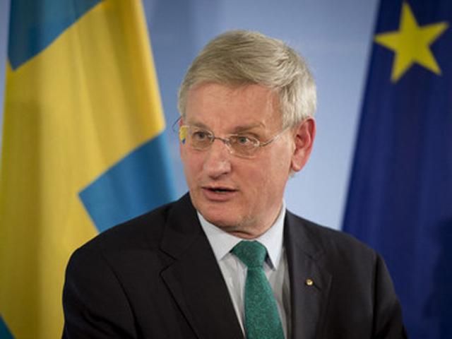 Наверное, это бабушки приобрели РПГ и обстреливали украинские вертолеты, - иронизирует Бильдт Наверное, это бабушки приобрели РПГ и обстреливали украинские вертолеты, - иронизирует Бильдт