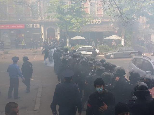 В Одессе во время драки милиция задержала одного человека, - СМИ В Одессе во время драки милиция задержала одного человека, - СМИ