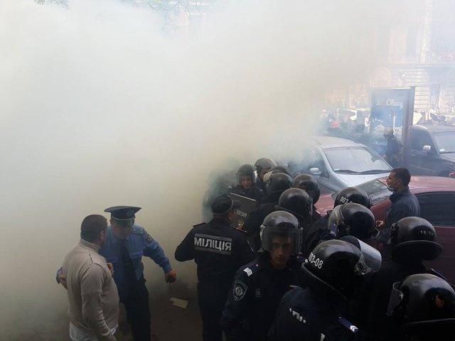 В Одеській ОДА — екстренна нарада через протистояння у центрі міста 