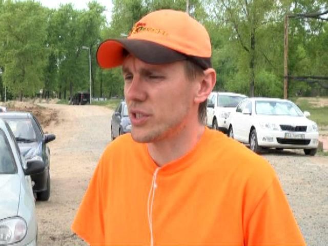 Лідерів автомайдану призвали в армію, вони кажуть: повістки отримали після протестів на Банковій Лідерів автомайдану призвали в армію, вони кажуть: повістки отримали після протестів на Банковій