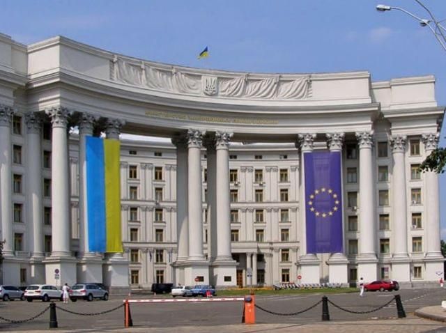 МИД ответило на дезинформацию России о "препятствование" Лукину добраться в Славянск МИД ответило на дезинформацию России о "препятствование" Лукину добраться в Славянск