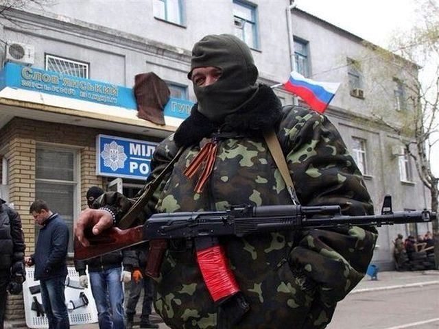 Под Славянском сепаратисты убили 2 военных, прикрывшись детьми и пенсионерами, — Полторак 