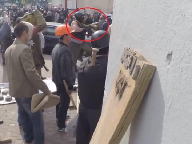 З'явилося відео, як в Одесі сепаратисти з автоматами розстрілювали українців (Відео)