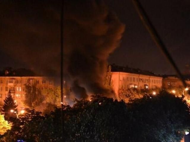 У Маріуполі міліція звільнила з полону захоплених диверсантами військових У Маріуполі міліція звільнила з полону захоплених диверсантами військових