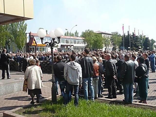 В Єнакієвому проросійські активісти захопили завод Ахметова (Фото)