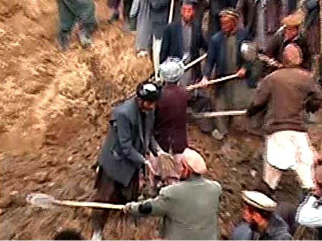 В Афганистане в результате оползня погибли тысячи людей. В стране объявлен траур В Афганистане в результате оползня погибли тысячи людей. В стране объявлен траур