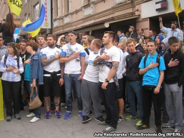 У Дніпропетровську пройшов “марш у вишиванках” (Фото) У Дніпропетровську пройшов “марш у вишиванках” (Фото)