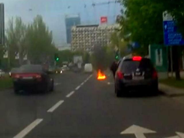Ефект свідка. Сепаратисти кидали коктейлі Молотова в машини автомайданівців