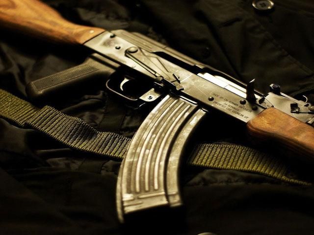 У Дзержинську внаслідок стрілянини загинула людина і десятеро — поранені У Дзержинську внаслідок стрілянини загинула людина і десятеро — поранені