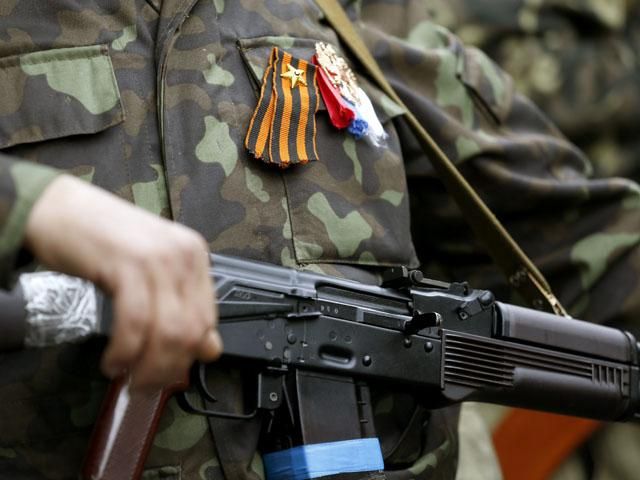 В Ровеньках вооруженные сепаратисты пытались захватить горотдел милиции