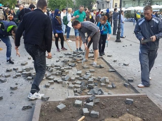 Після одеського побоїща 48 людей зникли безвісти, — ЗМІ Після одеського побоїща 48 людей зникли безвісти, — ЗМІ