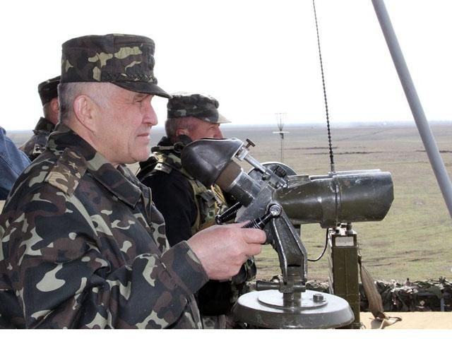 Турчинов призначив нового командувача Сухопутних військ Турчинов призначив нового командувача Сухопутних військ