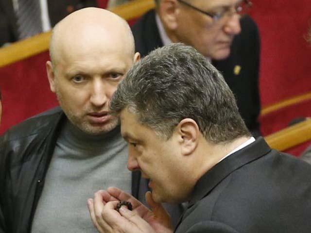 Порошенко не хоче зараз заміняти Турчинова Порошенко не хоче зараз заміняти Турчинова