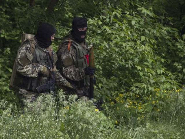 Террористы захватили оружие в в/ч на Луганщине