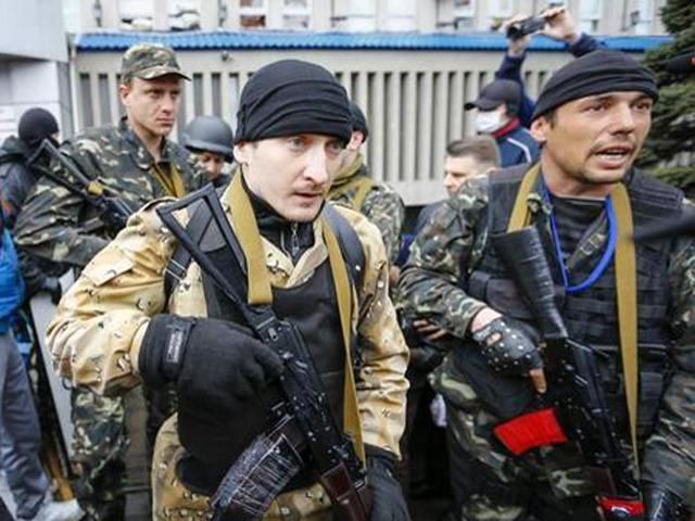 В Донецке террористы раздают оружие всем, кто хочет воевать, – Тымчук
