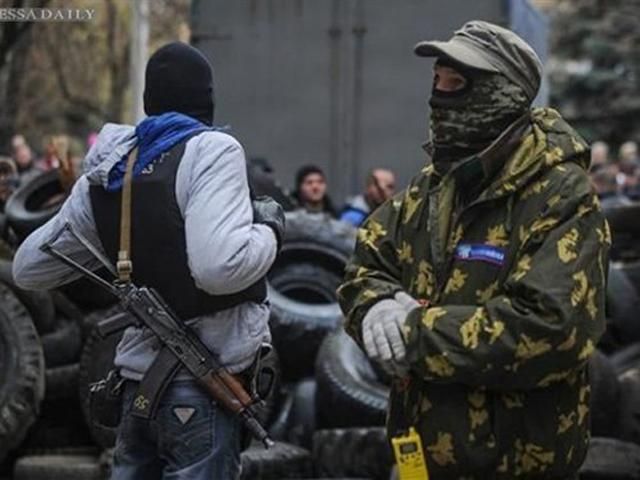 Терористи вимагають 300 автоматів за 2 полонених українських військових, — Тимчук