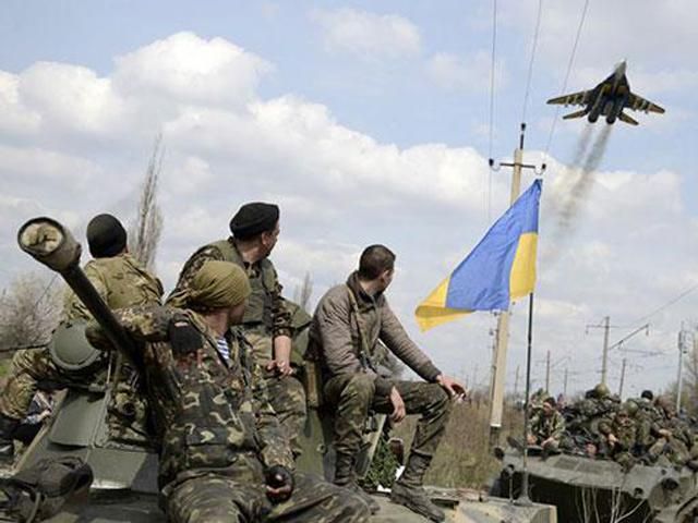 Терористи звільнили 3 українських військових