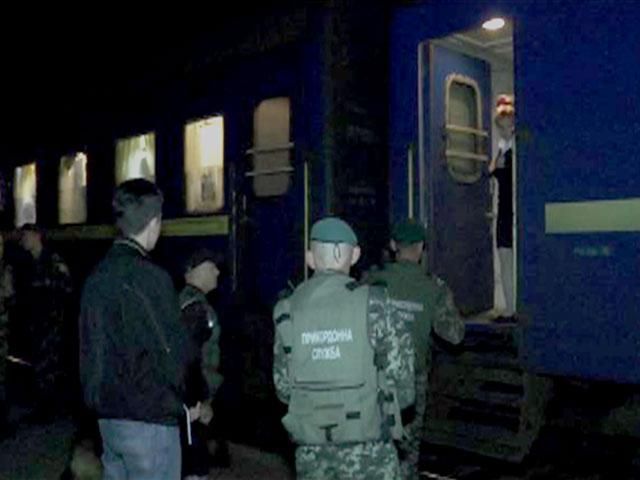 У Херсоні в’їзд до міста контролюють правоохоронці та прикордонники У Херсоні в’їзд до міста контролюють правоохоронці та прикордонники