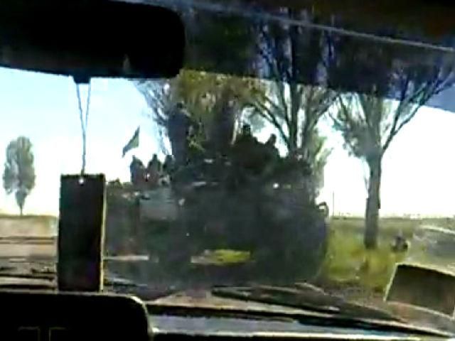 Жители Мариуполя рассказывают, что по городу движутся танки