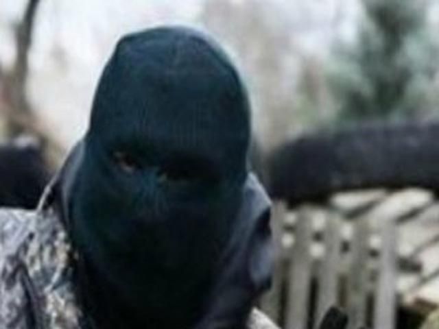 В Луганске вооруженные люди похитили директора магазина В Луганске вооруженные люди похитили директора магазина