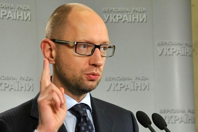 Яценюк обещает обеспечить предприятия Восточной Украины госзаказами